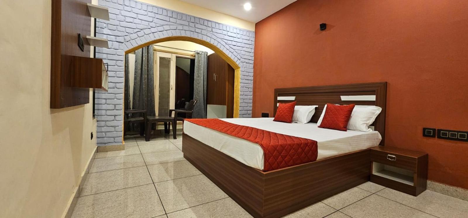 Golden Himalaya Homestay كاوساني المظهر الخارجي الصورة