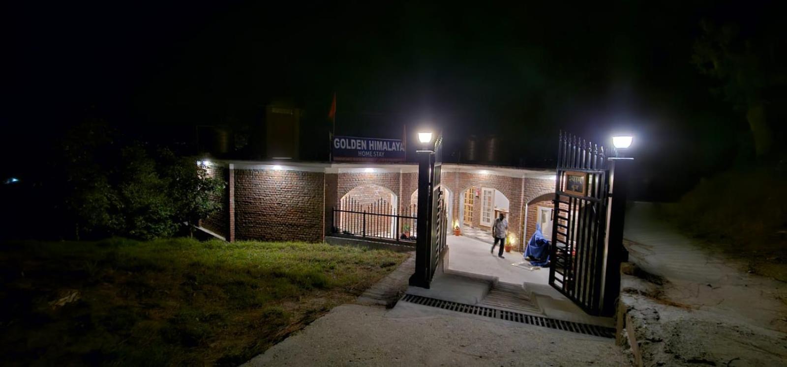Golden Himalaya Homestay كاوساني المظهر الخارجي الصورة