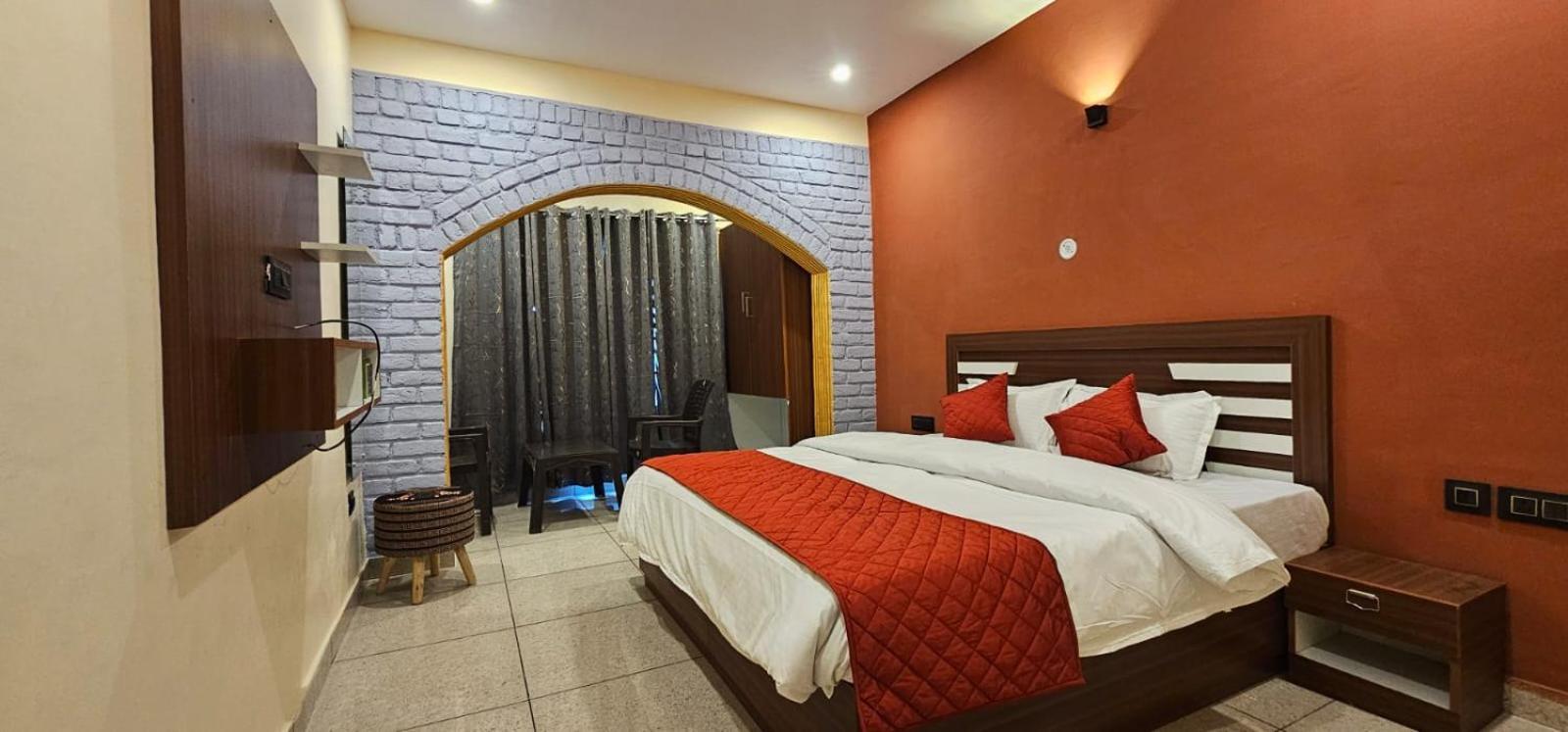 Golden Himalaya Homestay كاوساني المظهر الخارجي الصورة