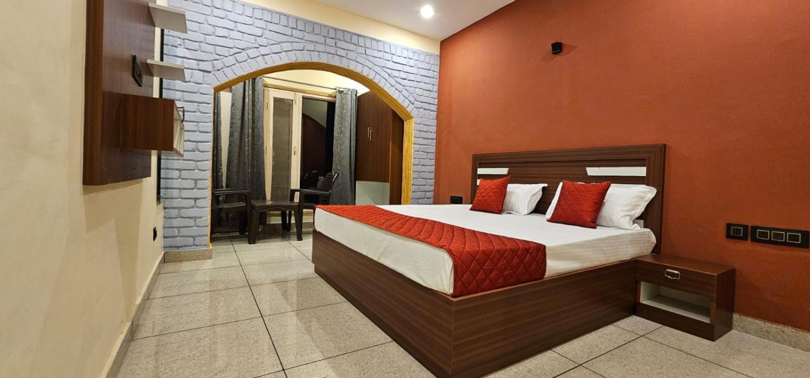 Golden Himalaya Homestay كاوساني المظهر الخارجي الصورة