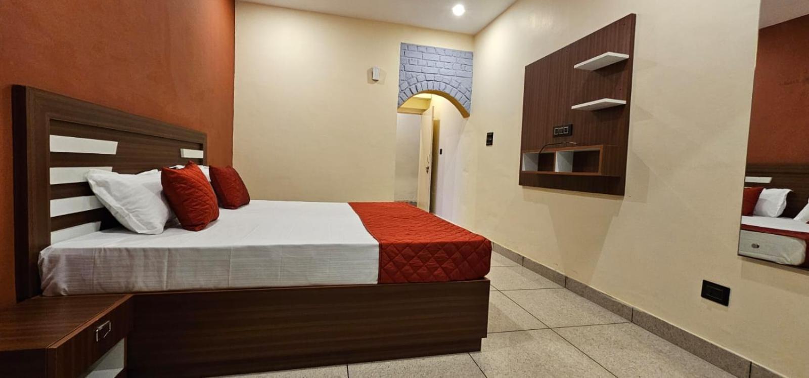 Golden Himalaya Homestay كاوساني المظهر الخارجي الصورة